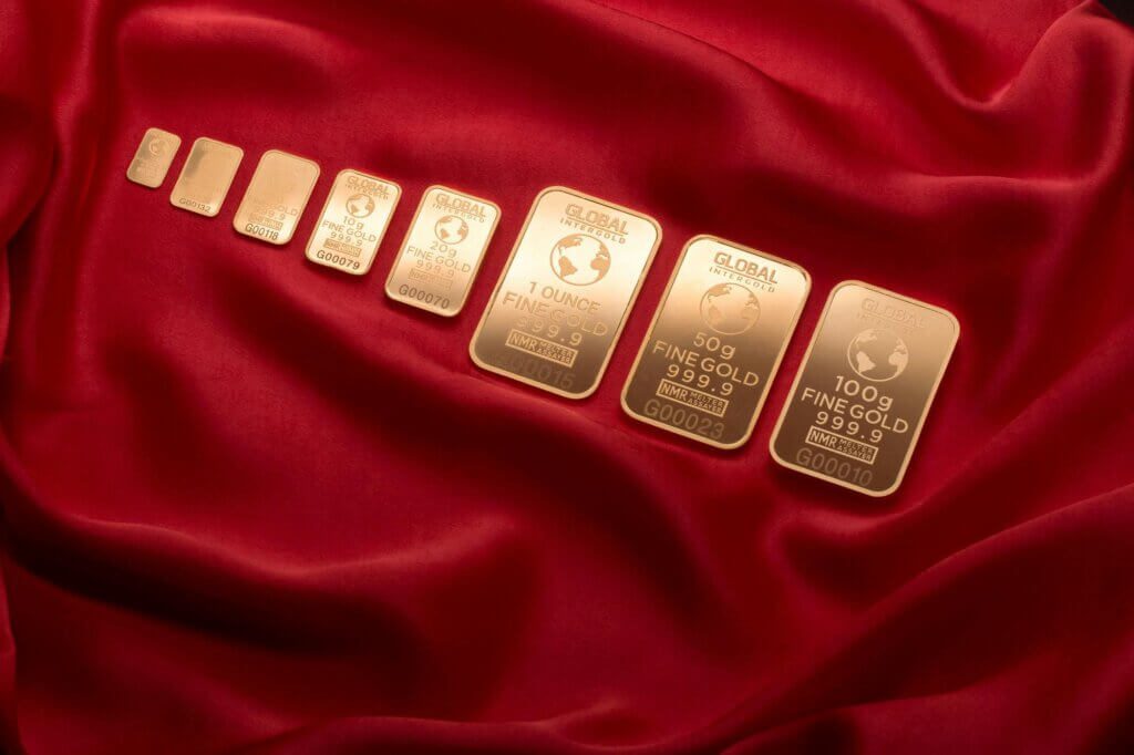 Online gold trading presents a wealth of opportunities for investors willing to navigate its complexities.